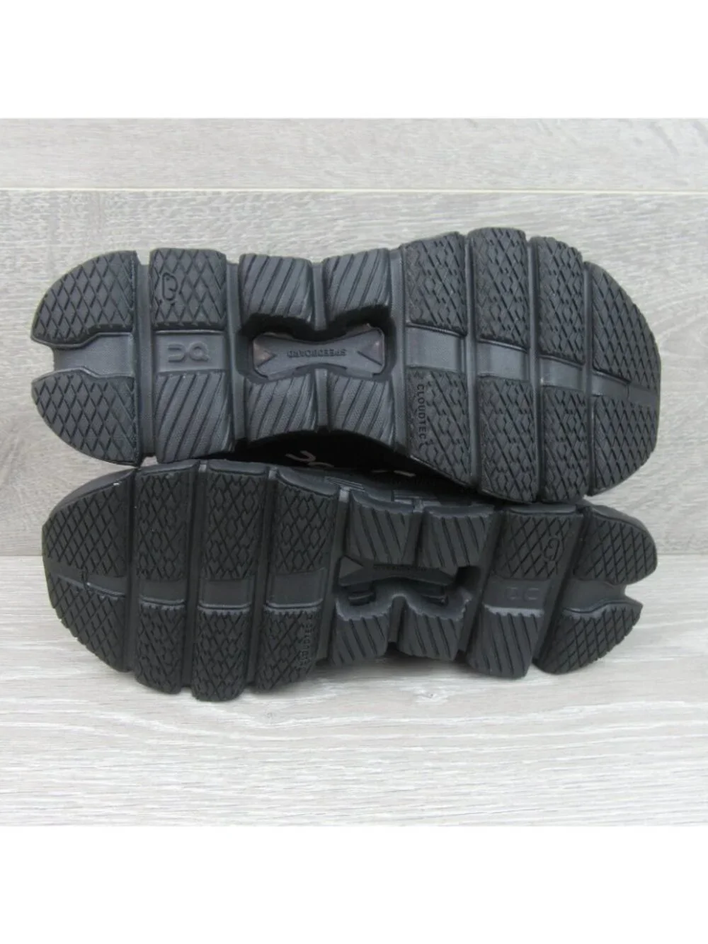 On Cloud X V4 Black Eclipse Gym Running Shoes Women's Size 7.5 NEW